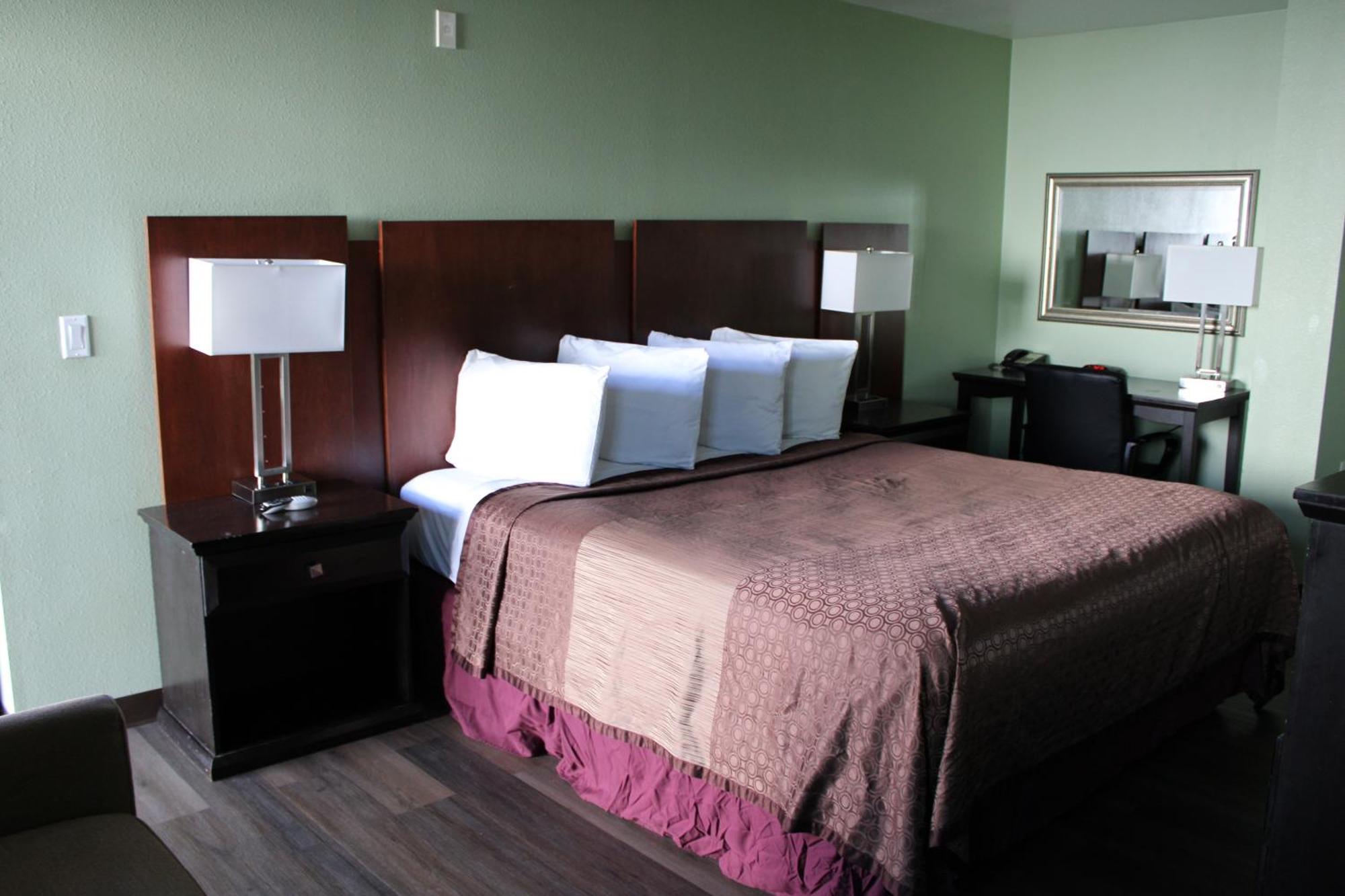 Rancho California Hotel
