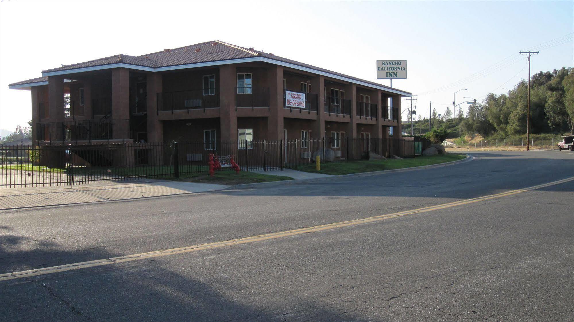 Rancho California Hotel 2*