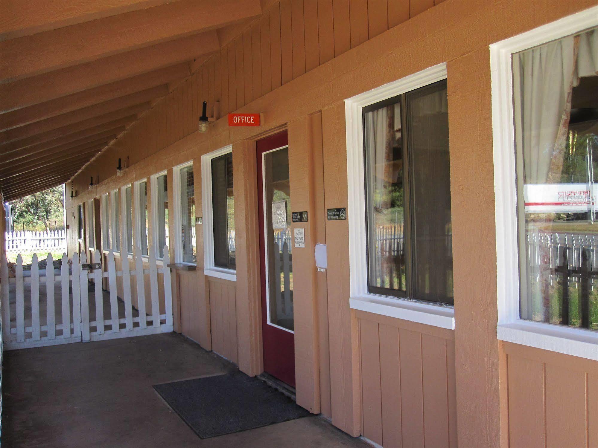 Rancho California Hotel
