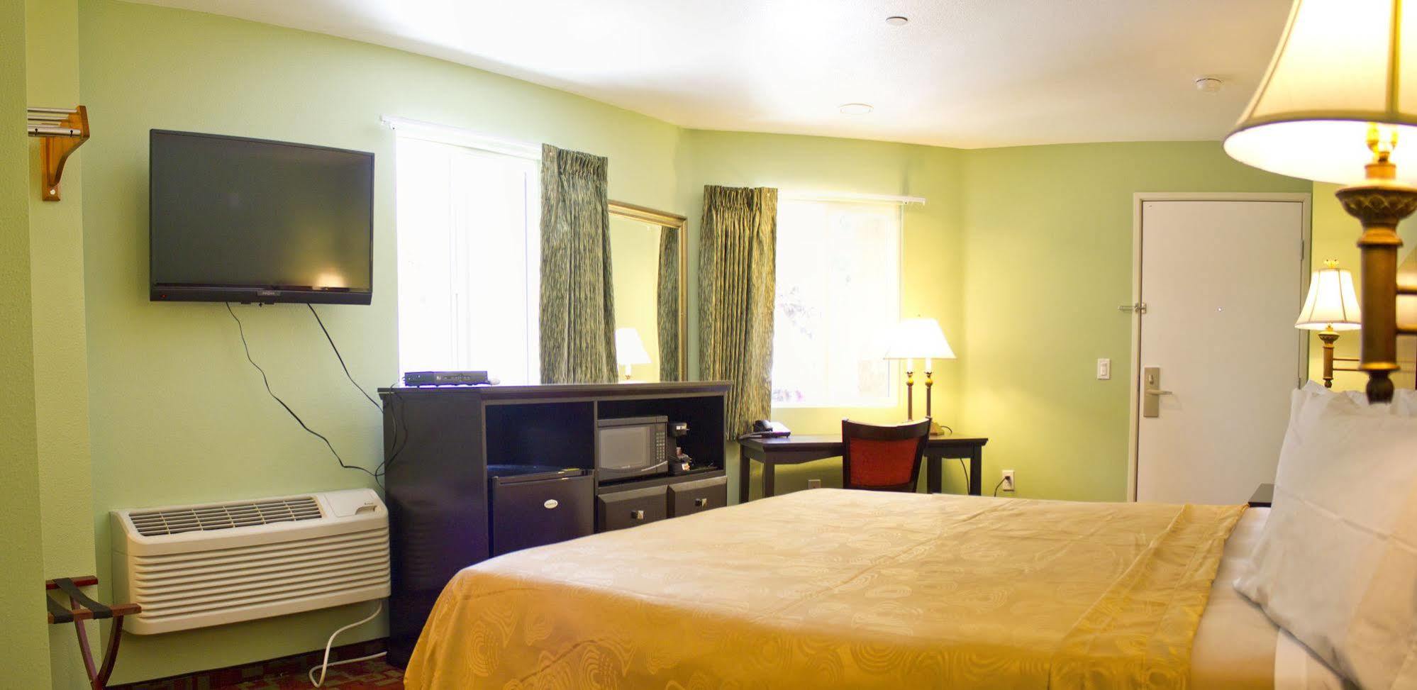 Rancho California Hotel