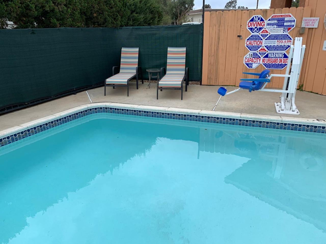 Hotel Rancho California 2*